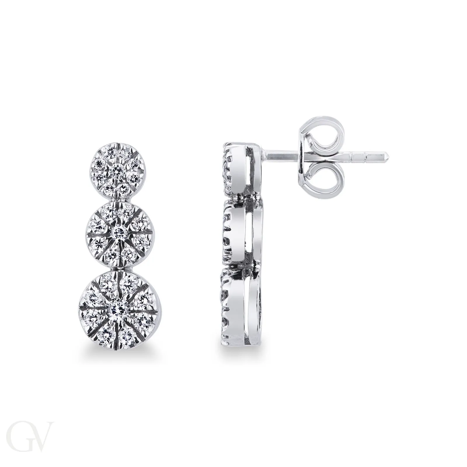 Orecchini modello trilogy in oro bianco 18k con diamanti.
