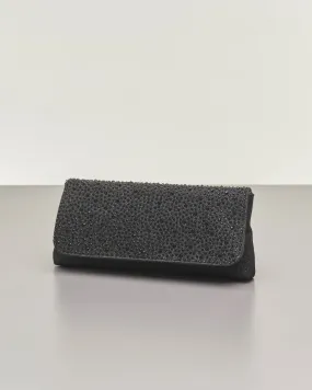 Pochette a busta nera in lurex con strass tono su tono applicati sulla patta di chiusura
