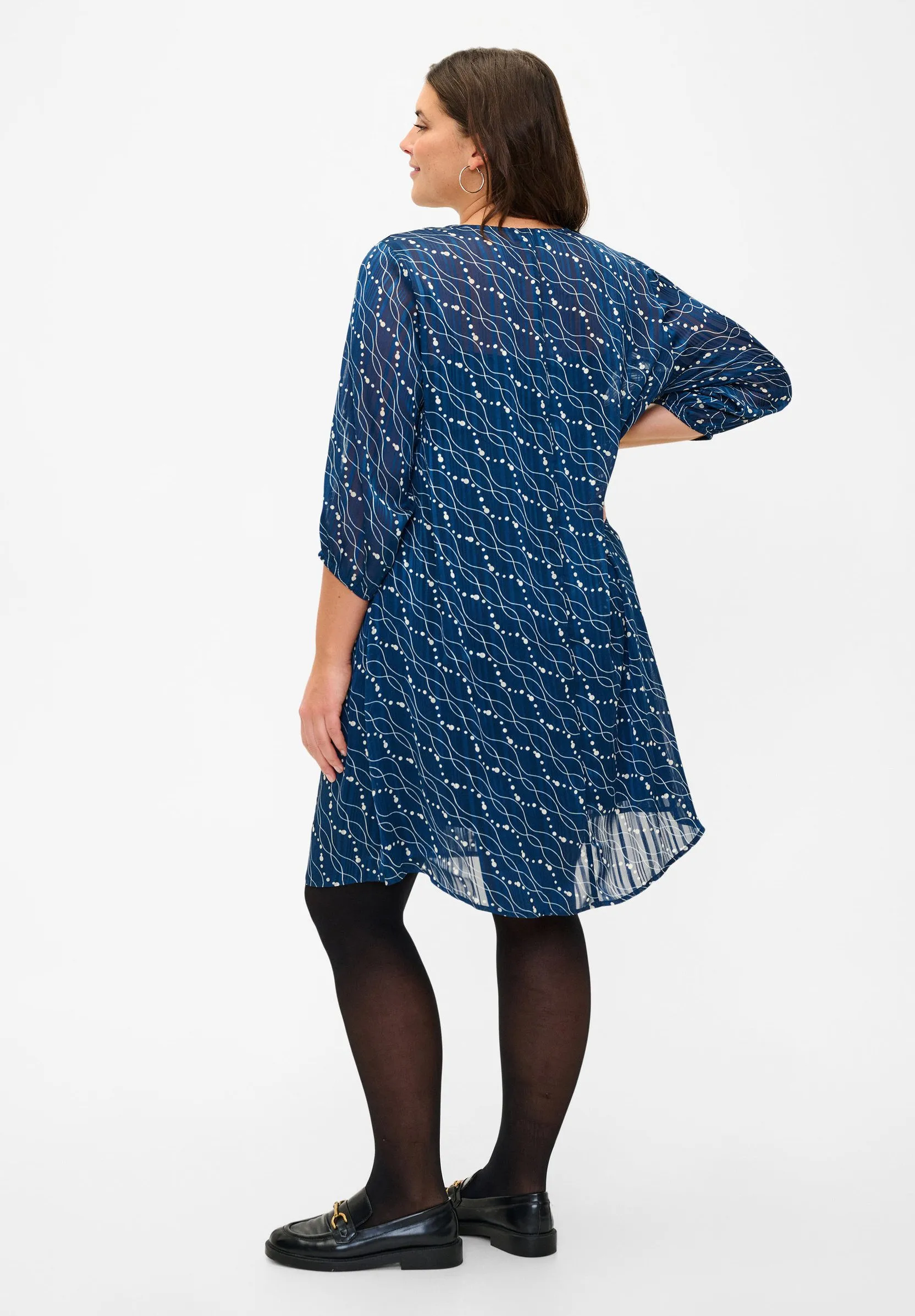 Summer Dress with V-Neck and 3/4 Sleeves